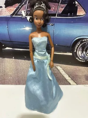 Boneca princesa Tiana Disney