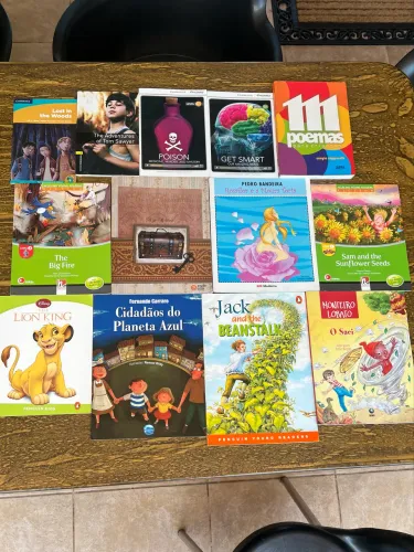 Livros infantis em inglês e português