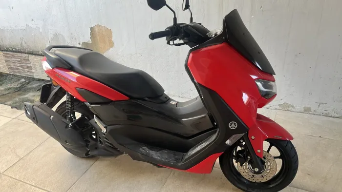 Moto nmax muito nova