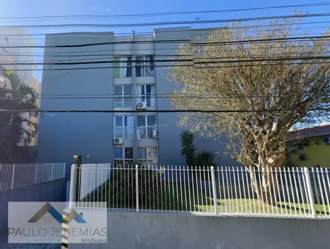 Cobertura à venda em Coqueiros, Florianópolis: 64m², 2 dormitórios, 1 banheiro. Oportunida