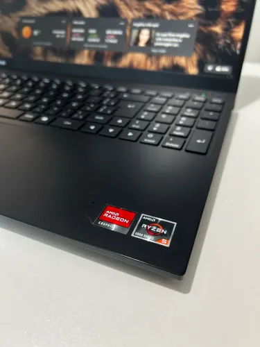 Notebook Ryzen 5 5625u com Vega 8 dedicada