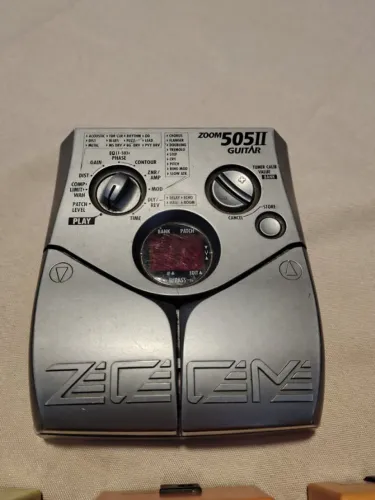 Pedaleira Zoom 505 II