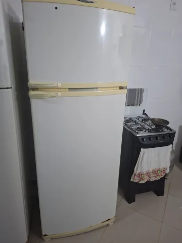 Geladeira usada em ótimo estado