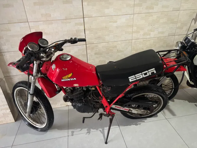 Honda XL 250R Clássica (Anos 80) - Raridade para Colecionadores / Restauradores