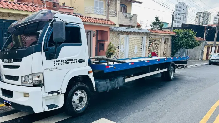 Iveco guincho plataforma 8,5 metros 90v18 vertis