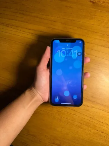 iPhone 11 roxo