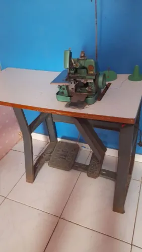Máquina de costura industrial