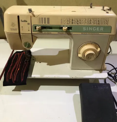 Vendo Máquina De Costura Domestica
