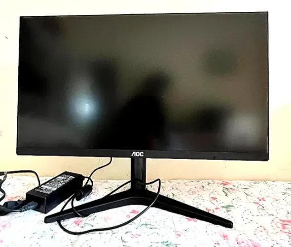 Monitor AOC 21.5" Full HD 75Hz - Seminovo, em perfeito estado