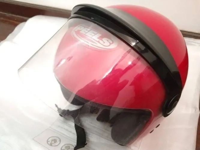 Capacete peels com viseira
