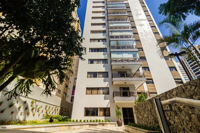Imóvel para venda possui 298 metros quadrados com 4 quartos em Alto da Lapa - São Paulo -