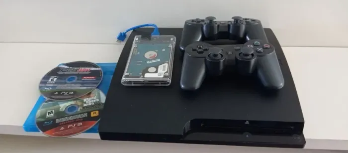 PlayStation 3 Slim DESBLOQUEADO 700GB + 500GB Externo + 93 Jogos Instalados + 2 Controles