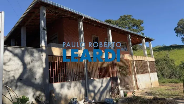 CHACARA - LARANJEIRAS DE CALDAS - MG