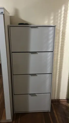 Sapateira 4 repartições muito nova