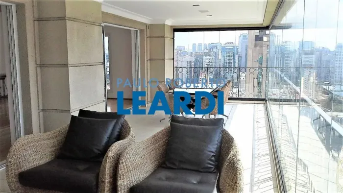 APARTAMENTO - VILA OLÍMPIA - SP