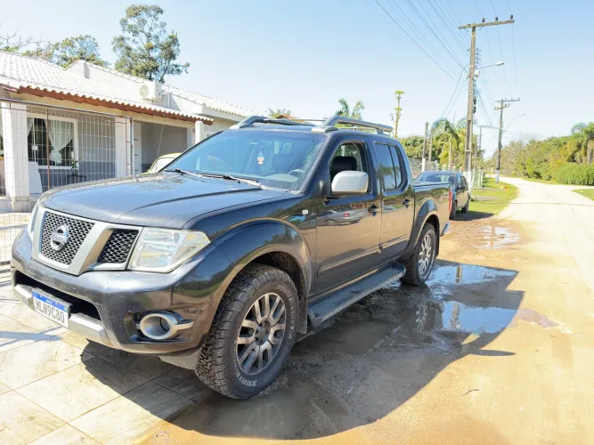 Nissan Frontier SL CD 4X4 2.5tb Diesel AUT 2014