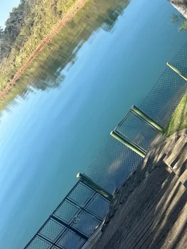 chácara pé na água.