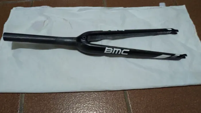 Garfo de carbono BMC sem uso (YTBCK136783)