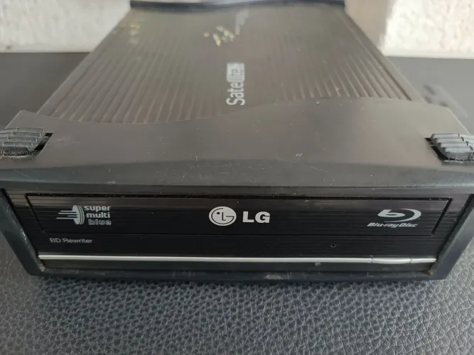 Vendo LG BH10LS30 drive óptico Componente interno Blu-Ray DVD Combo Preto funcionando.