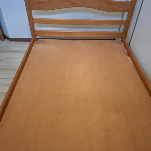 Cama casal, 4 gavetas em madeira maciça