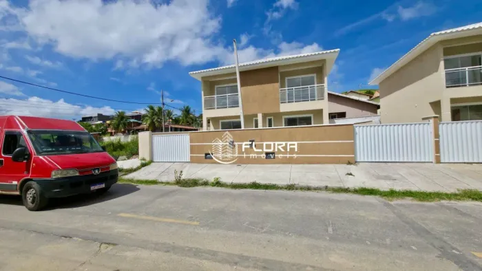 Casa com 2 Quartos à venda no Raphaville, 90 m² por R$ 330.000 - Itapeba - Maricá/RJ