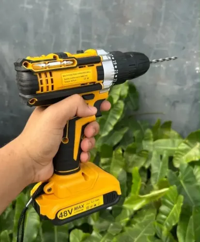 Parafusadeira Furadeira 48V 2 Baterias + 26 Acessórios + Maleta
