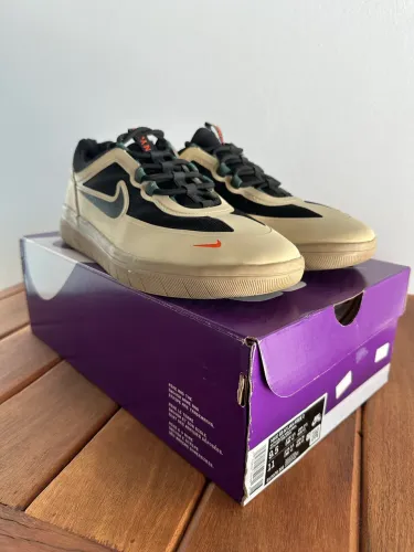 Nike SB Nyjah Free 2 - Tamanho 41 (Bege/Preto) - Original