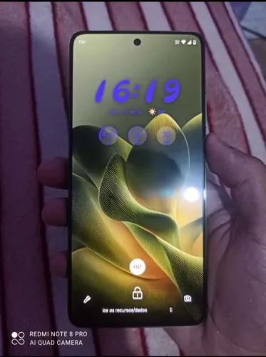 Vendo ou troco edg 70 5g em iPhone