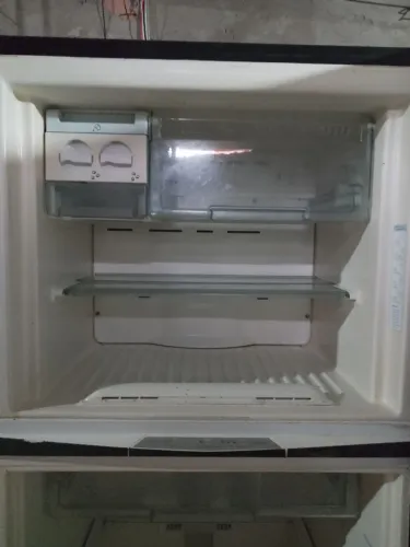 Geladeira Brastemp 260 litros freezer 50 litros detalhe tem que arrumar a placa dela