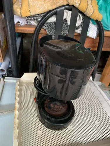 Cafeteira Funcionando Sem tampa e jarra