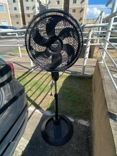 Ventilador de coluna Britânia