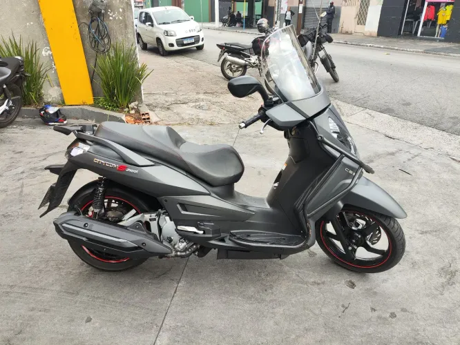 Citycom s 300i  baixo km 2 dono com protetor de carenagem 