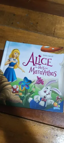 Livro Paradidático Alice no País das Maravilhas