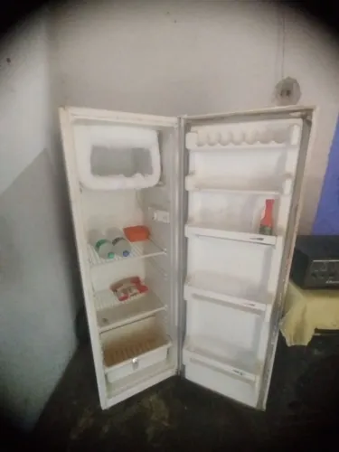 Geladeira usada a venda, motivo vou viajar