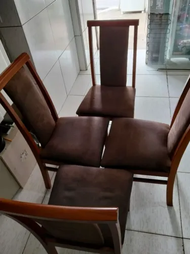 Cadeira s de madeiras entrega grátis 