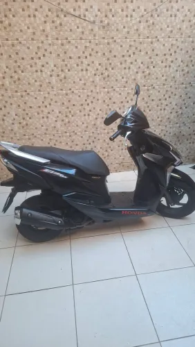 Vende-se Elite 125 2019 preta