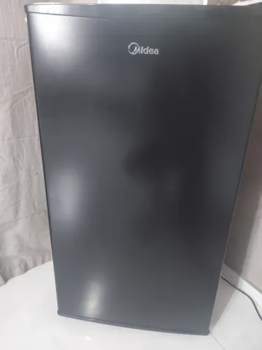Freegobar Midea Preto