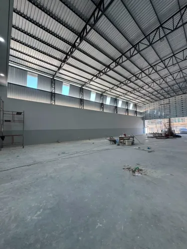 Galpão Novo 560m² c/ Escritório e Pé direito 7m no Parque Dez