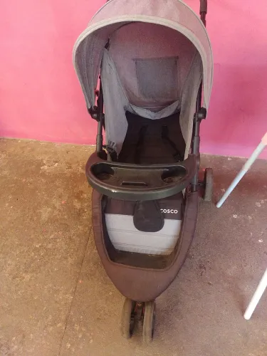 Carrinho de bebê cosco