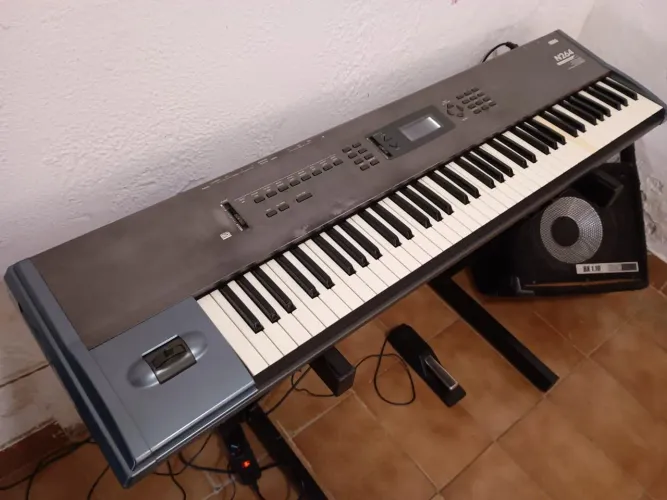 Korg N264 76 teclas teclado profissional em ótimo estado tudo OK.