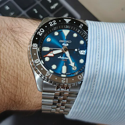 Relógio Automático Seiko 5 Sports GMT Edição Colecionador "Velocity Blue" SSK045 na caixa