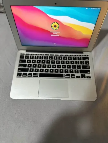 MACKBOOK AIR