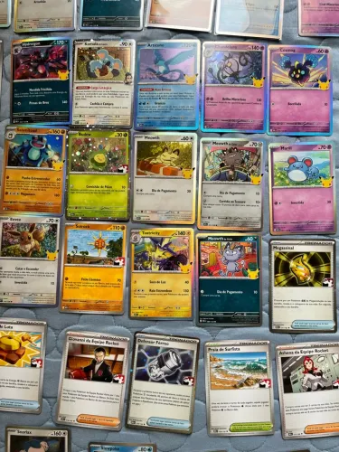 70 cartas Pokémon de 30anos de celebração