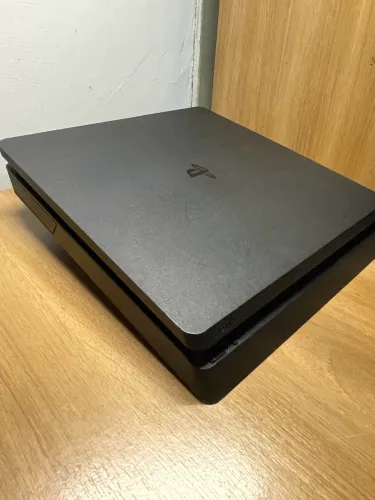 PS4 Slim 1TB + 2 Jogos + Cabos (Sem Controle)