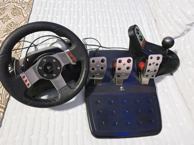 Volante logitech G27 simulador de corrida