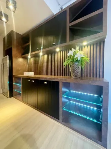 Móvel Planejado para Adega / Espaço Gourmet | Showroom