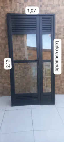Poeta alumínio preto 1,07 X 2,12