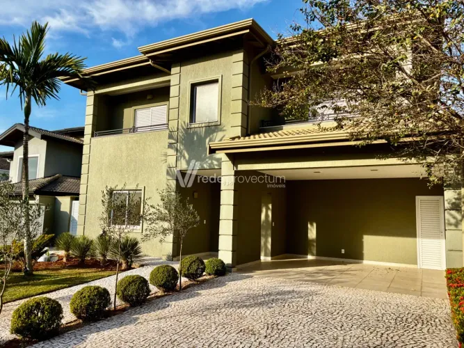 Aluguel Casa em Condomínio Alto Padrão, 4 Suítes, espaço Gourmet, Piscina !