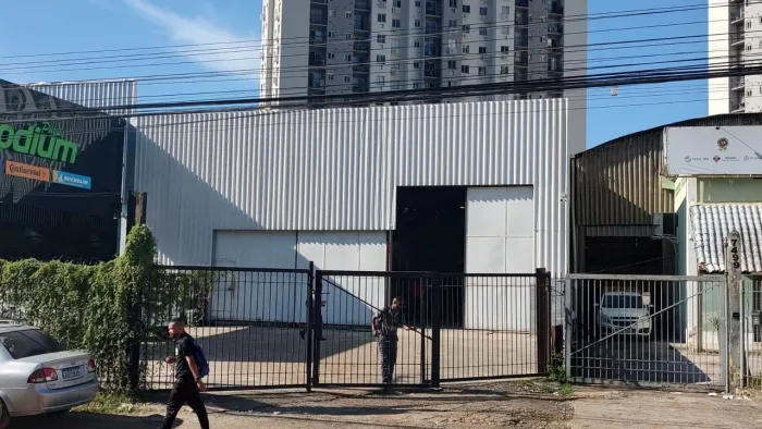 Galpão para alugar na Estrada dos Bandeirantes, Jacarepaguá, Rio de Janeiro - RJ
