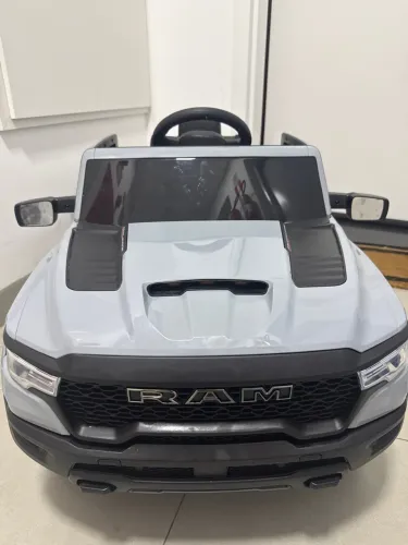 Carrinho Elétrico Infantil RAM RHO 12V - Pouco Uso + Controle Remoto